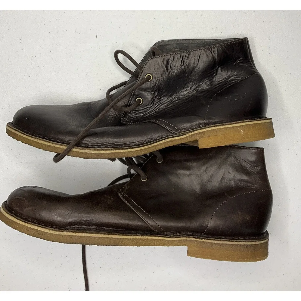 UGG Leighton Chukka Boot 3275 Leather Shoes Chocolate Brown 2 eye Men Sz 12‎